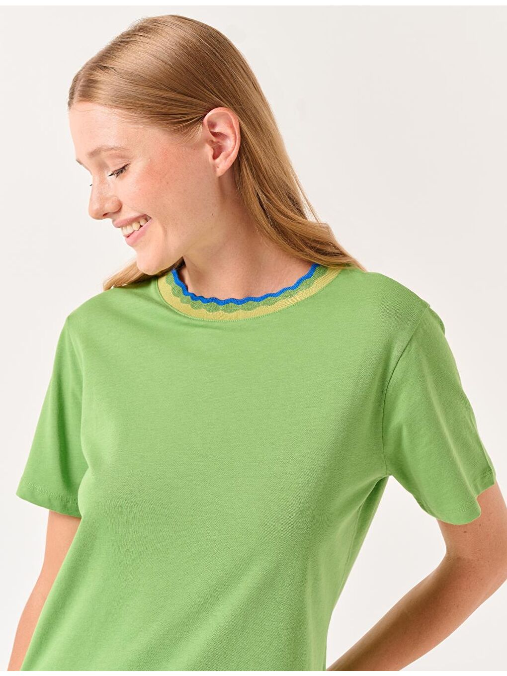 Yeşil Kısa Kollu Bisiklet Yaka %100 Pamuklu Örme Tişört-1