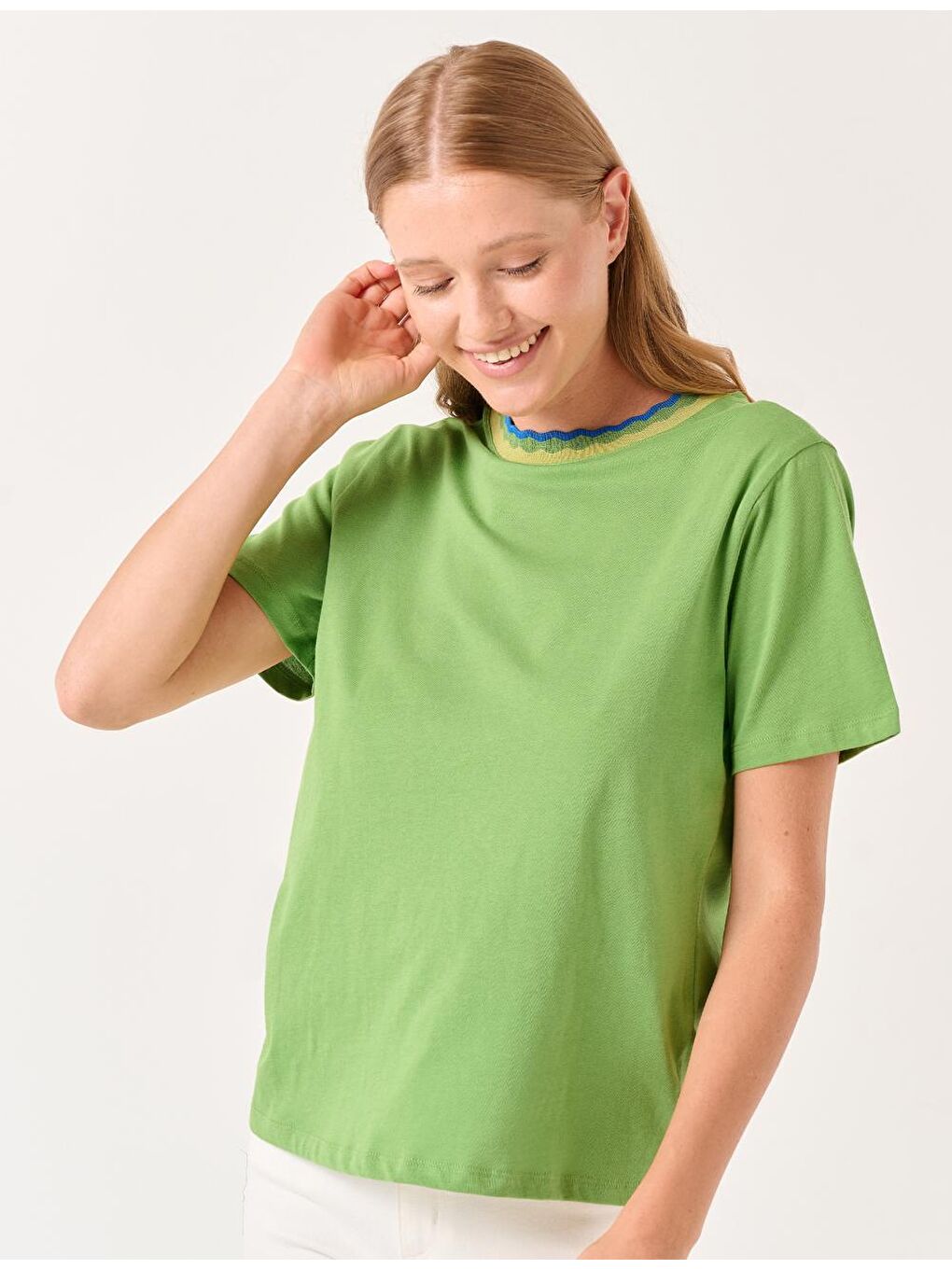 Yeşil Kısa Kollu Bisiklet Yaka %100 Pamuklu Örme Tişört-2