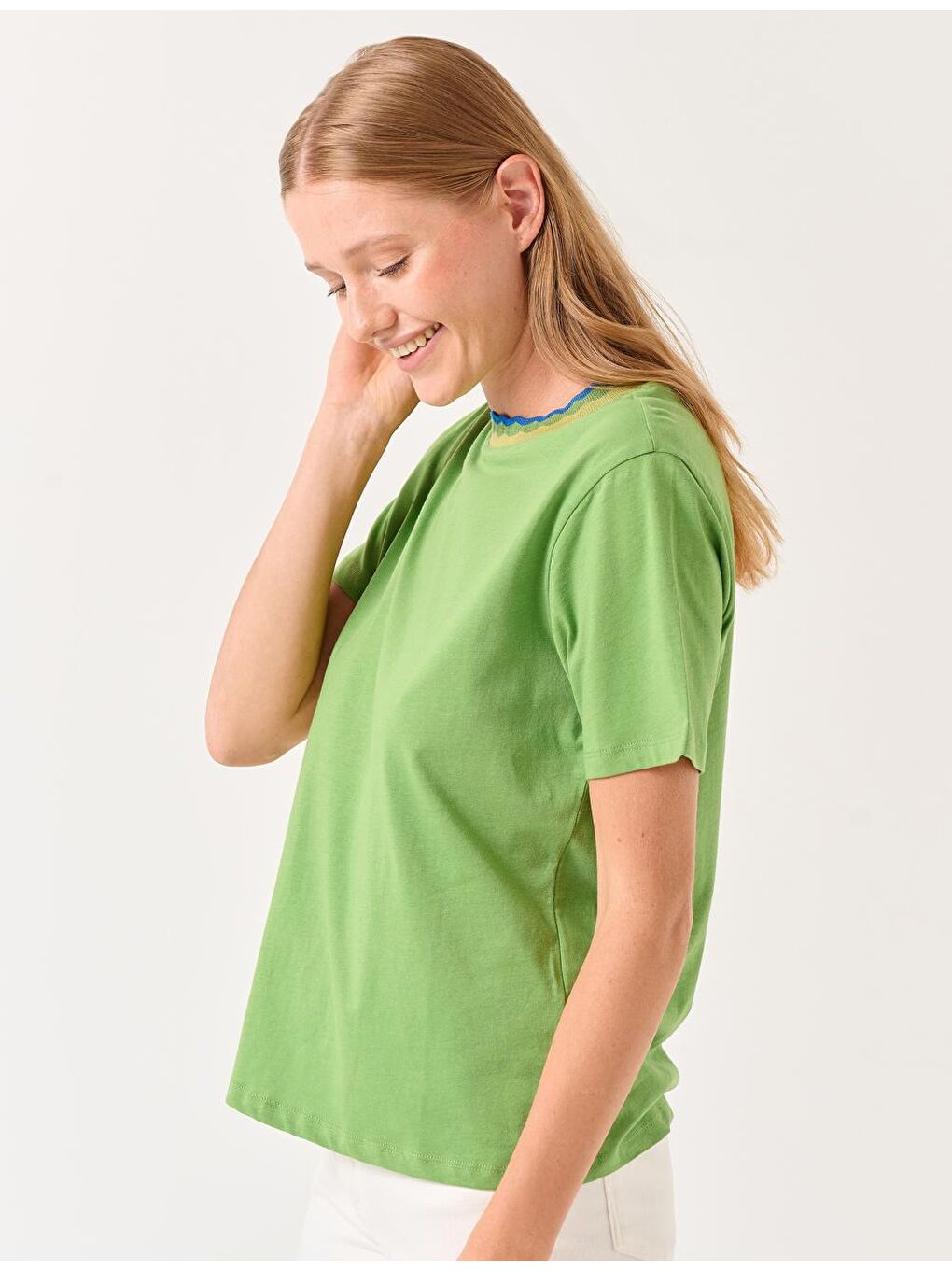 Yeşil Kısa Kollu Bisiklet Yaka %100 Pamuklu Örme Tişört-3