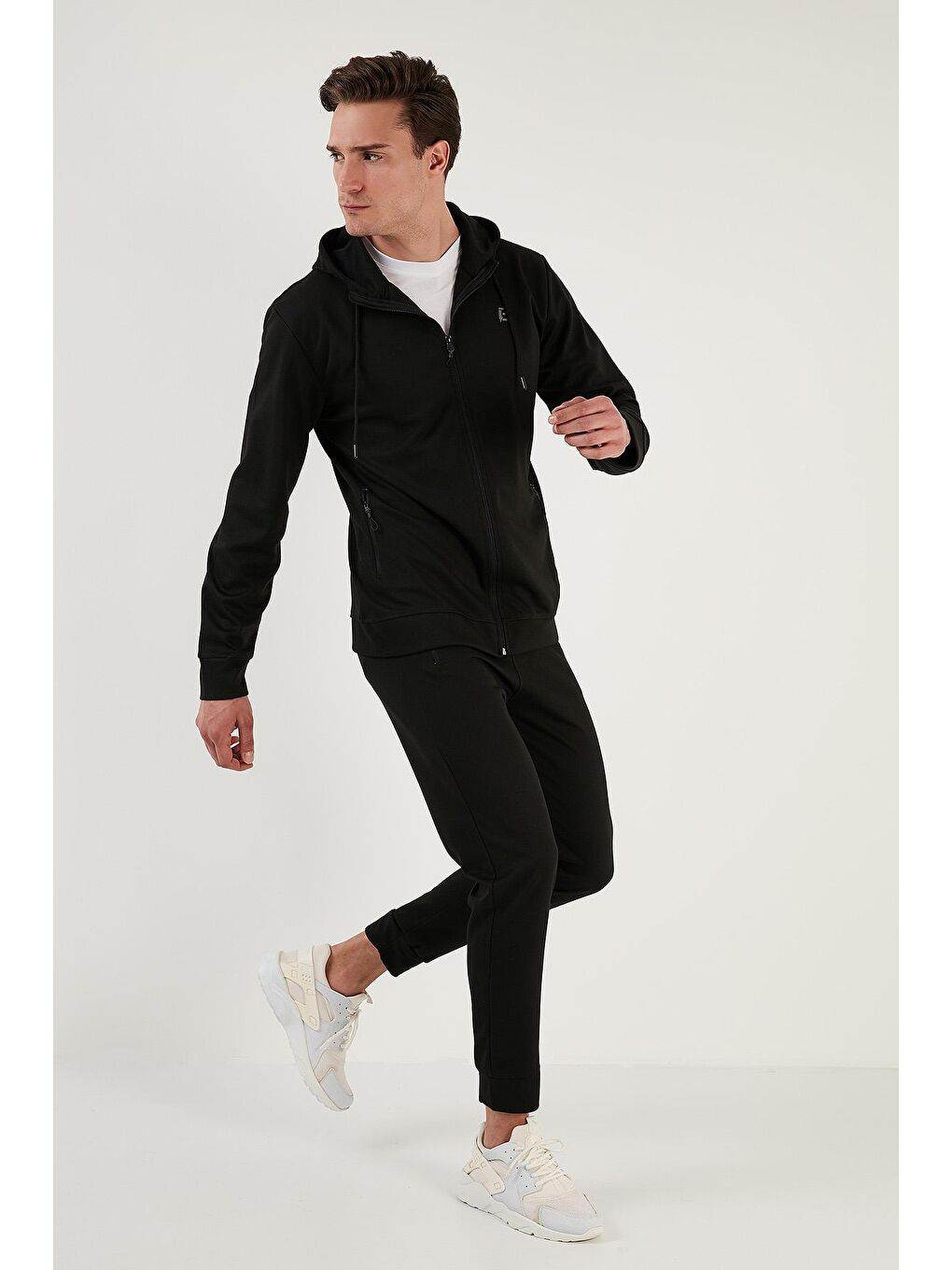 Siyah Slim Fit Fermuarlı Cepli Kapüşonlu Eşofman Takımı 651004-1