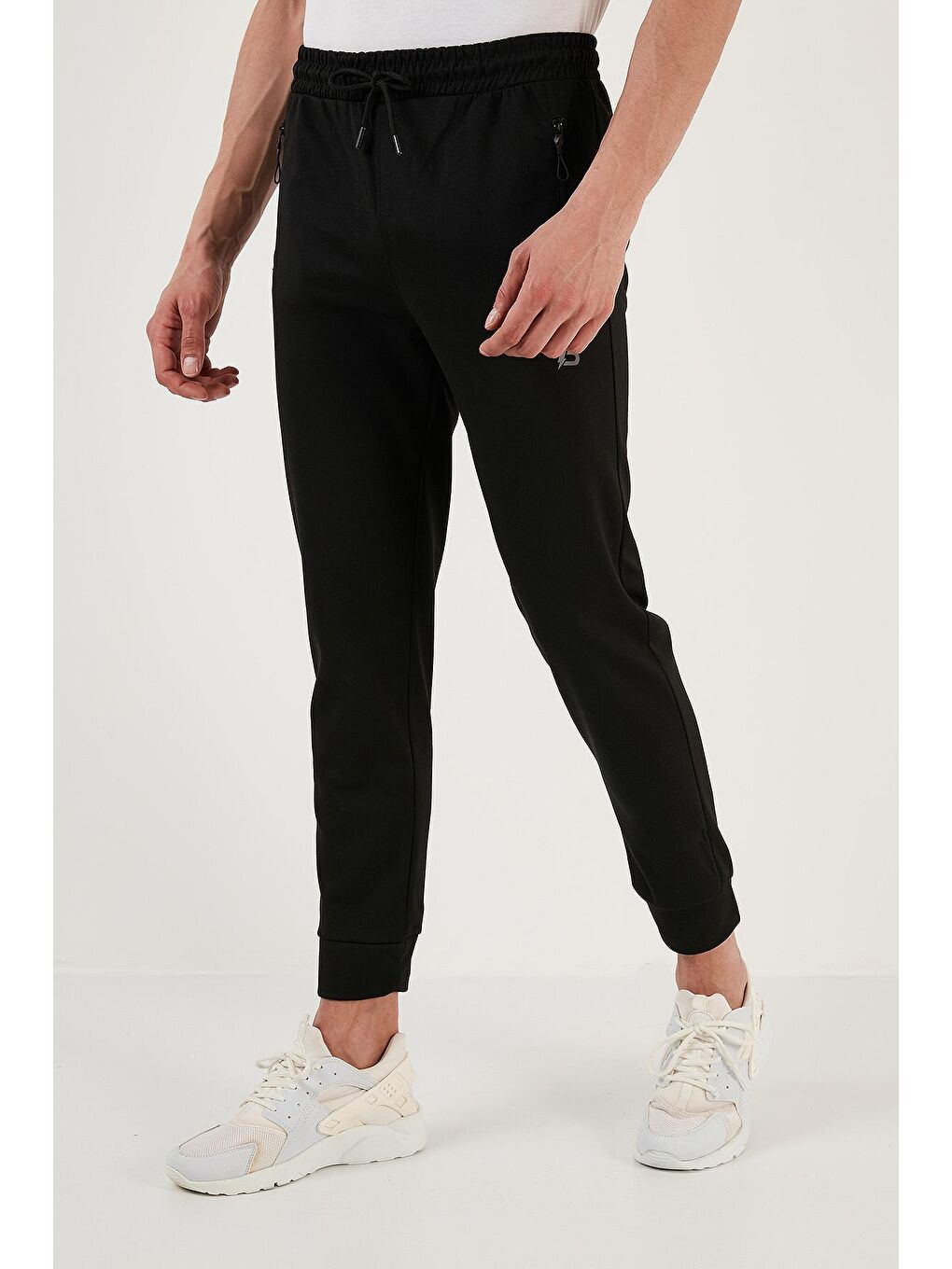 Siyah Slim Fit Fermuarlı Cepli Kapüşonlu Eşofman Takımı 651004-4