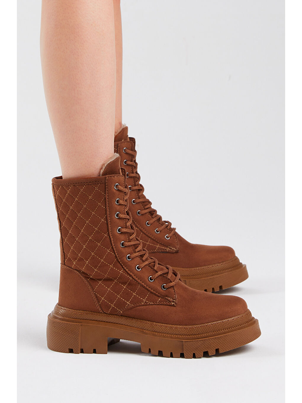 Kahverengi Kadın Taba Süet Kalın Taban Kapitone Nakışlı Bağcıklı ve Fermuarlı Bot-1