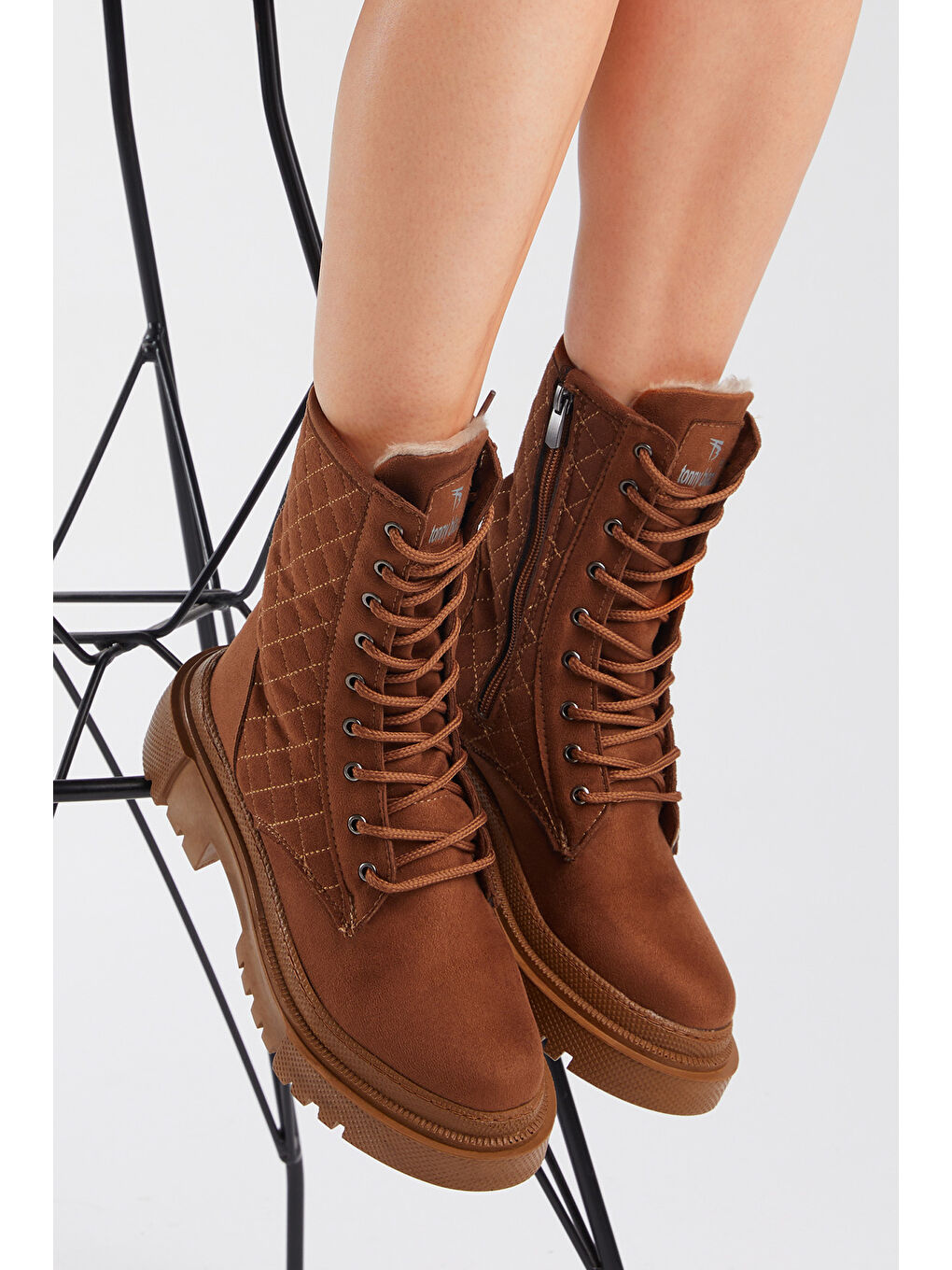 Kahverengi Kadın Taba Süet Kalın Taban Kapitone Nakışlı Bağcıklı ve Fermuarlı Bot-4
