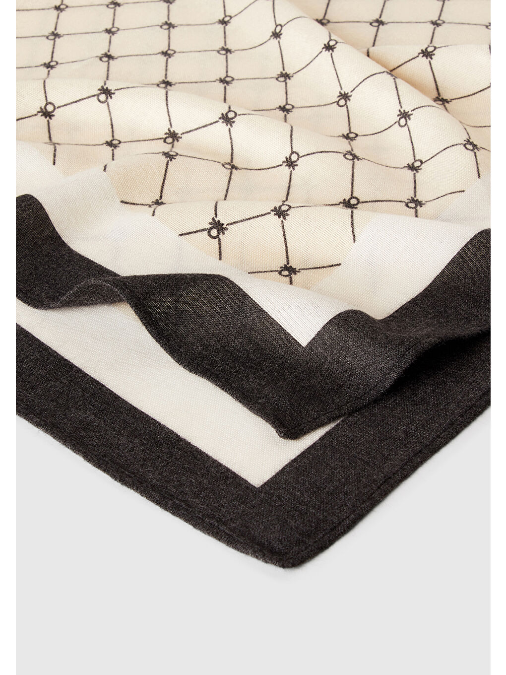 Kadın Bej Viskoz Karışımlı Kontrastlı İki Renkli Jakarlı Fular-2