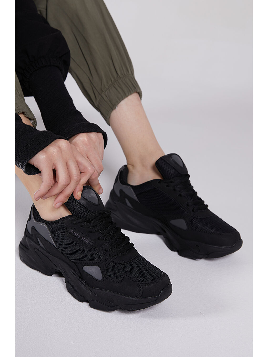 Unisex Siyah Rahat Kalıp Yüksek Taban Bağcıklı Spor Ayakkabı-3