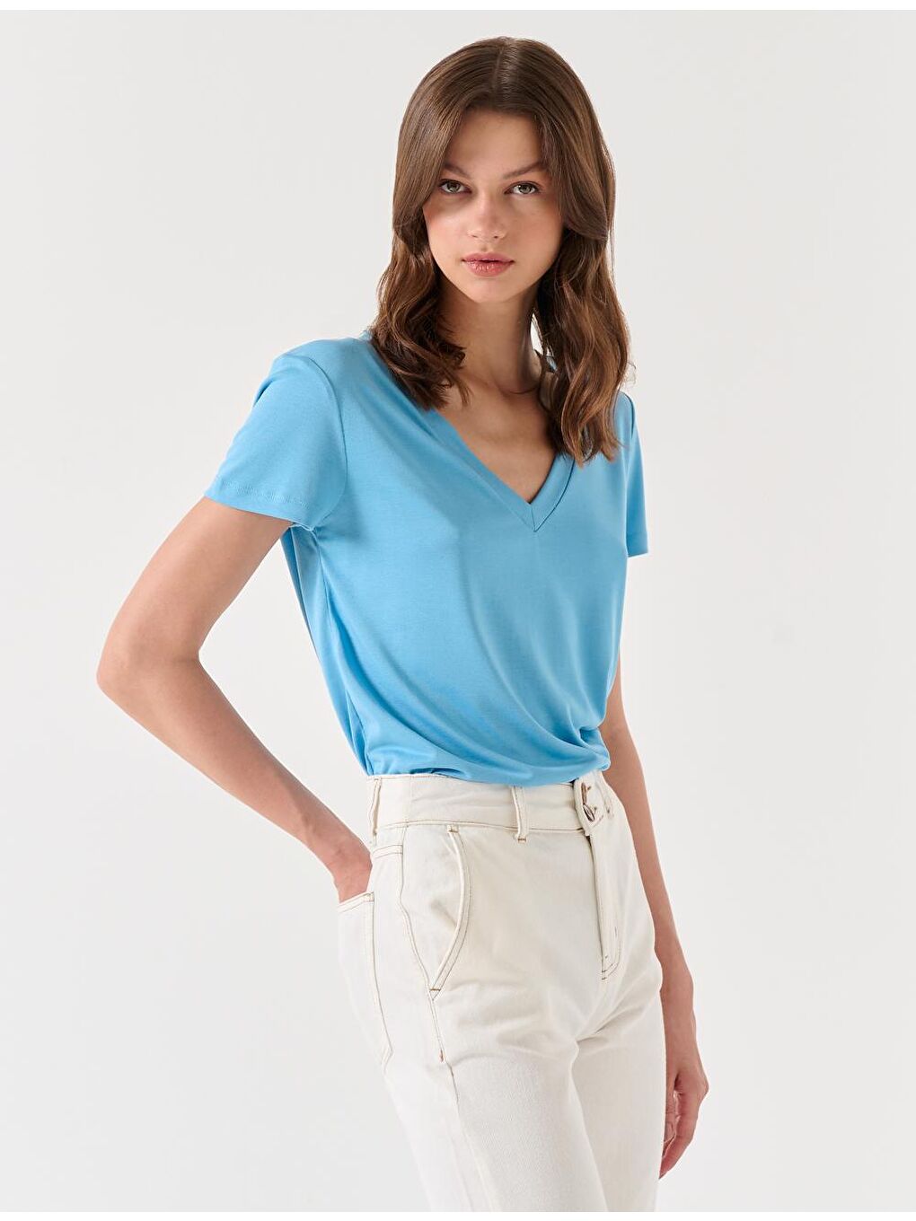 Gök Mavisi Düz Kesim V Yaka Kısa Kollu Örme Basic Tişört-2