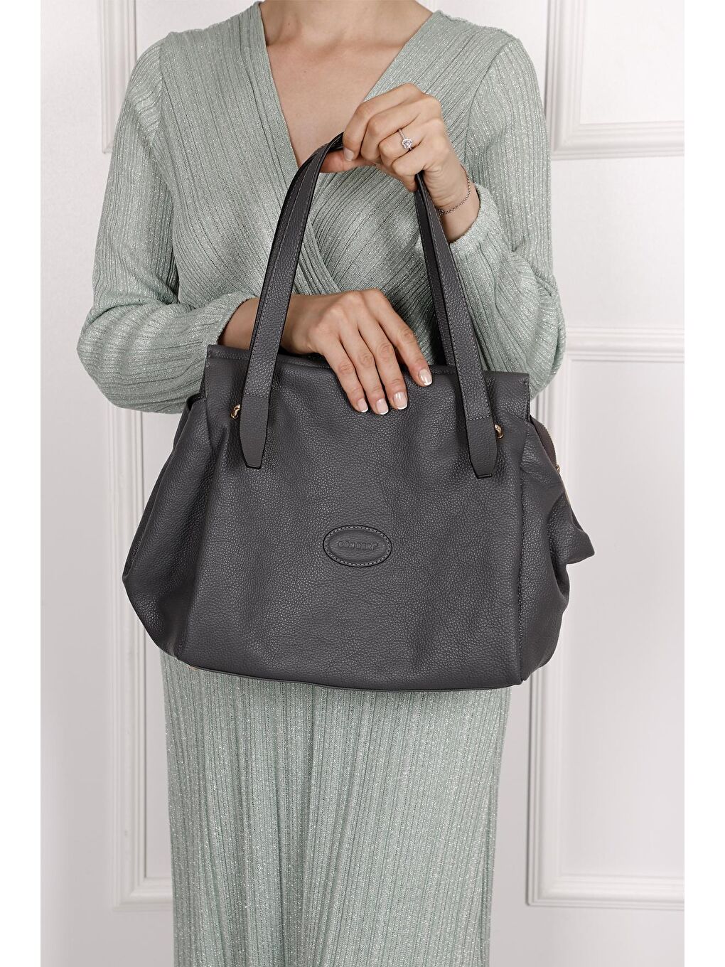 Gri Platinum Hakiki Deri Büyük Boy Kadın Omuz Ve El Çantası B6537