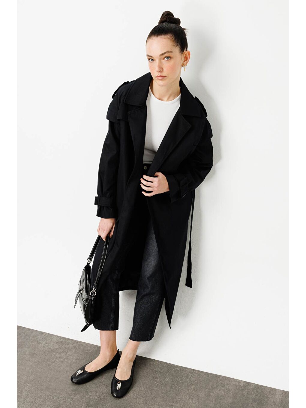 Aller Detaylı Siyah Gabardin Trençkot