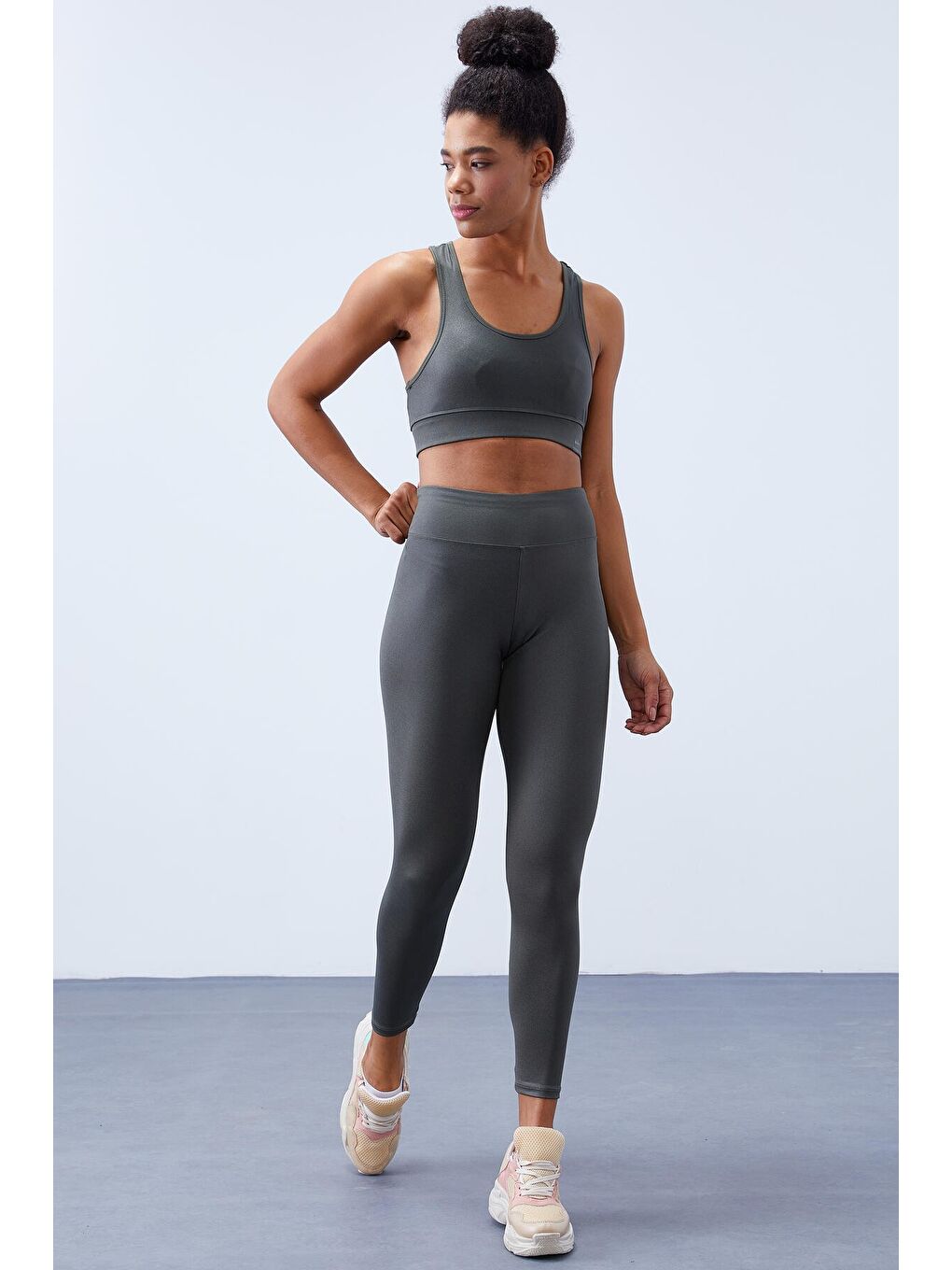 Yeşil Çağla Yüksek Bel Toparlayıcılı Sırt Detaylı Slim Fit Büstiyer Kadın Tayt Takım - 95281-4