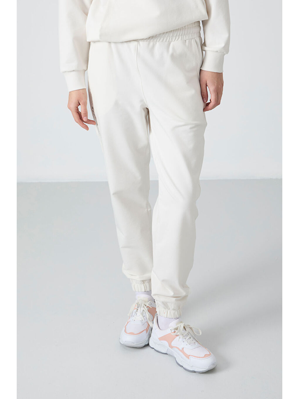 Ekru Kapüşonlu Kanguru Cep Oversize Lastik Paça Kadın Eşofman Takımı - 95288-3