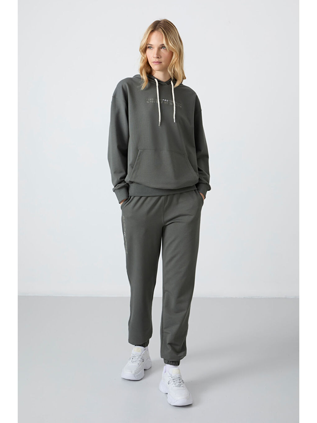 Yeşil Çağla Kapüşonlu Kanguru Cep Oversize Lastik Paça Kadın Eşofman Takımı - 95288