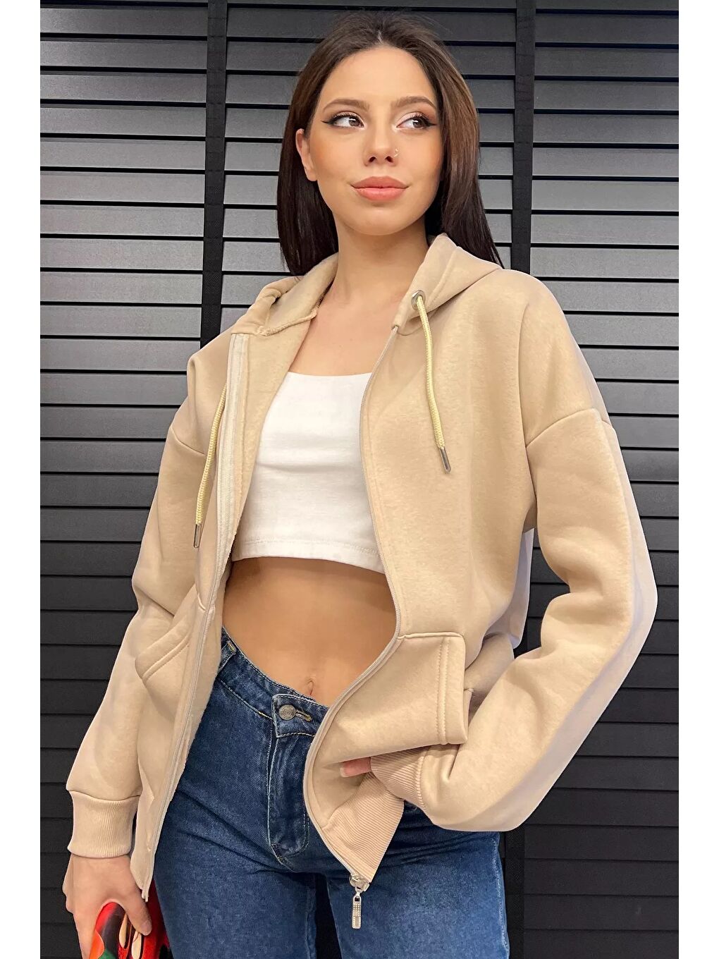 Bej Kapüşonlu Üç İplik Şardonlu Kadın Sweatshirt