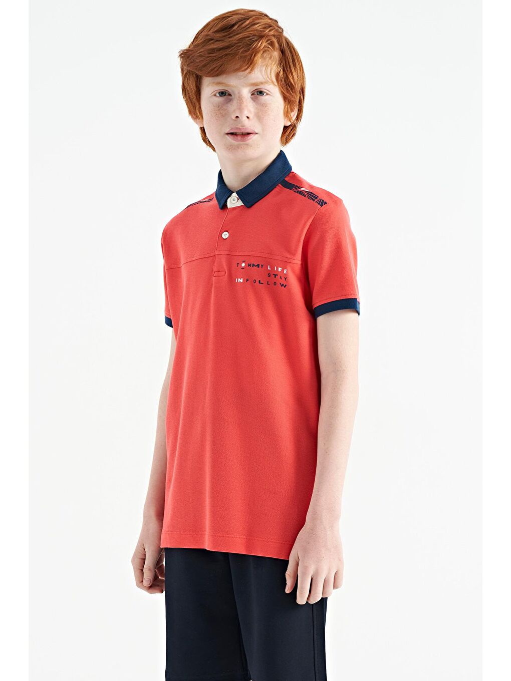 TOMMYLIFE Açık Kırmızı Coral Baskı Detaylı Standart Kalıp Polo Yaka Erkek Çocuk T-Shirt - 11140