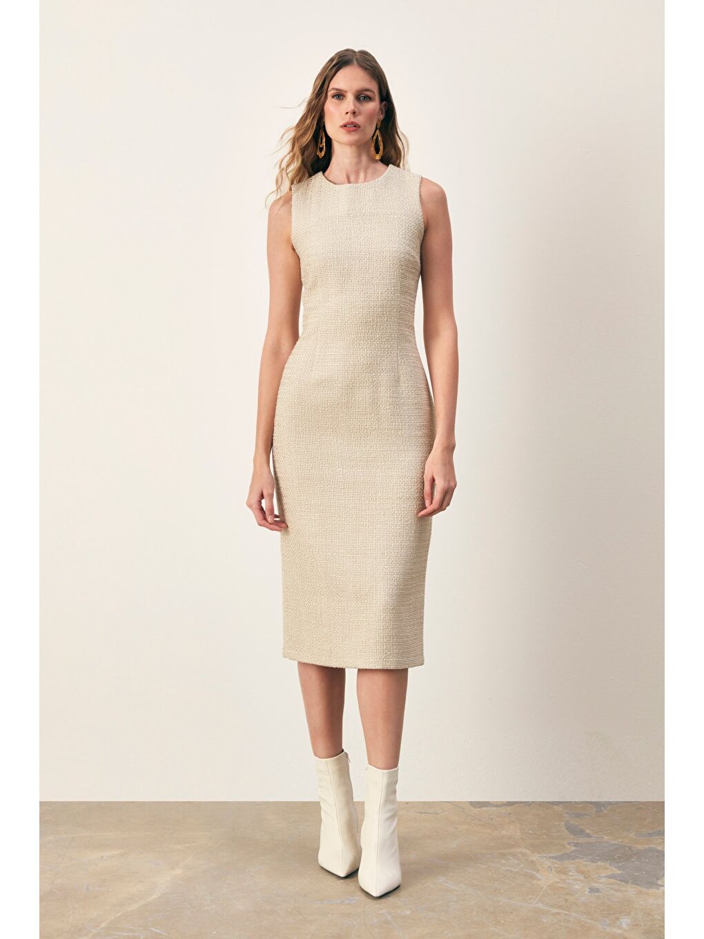Kolsuz Uzun Tüvit Elbise - Bej-1