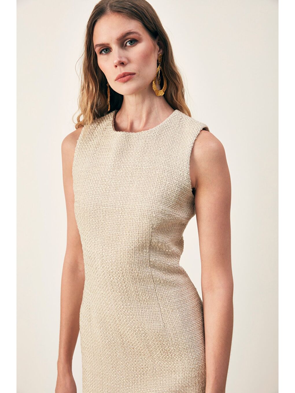 Kolsuz Uzun Tüvit Elbise - Bej-5