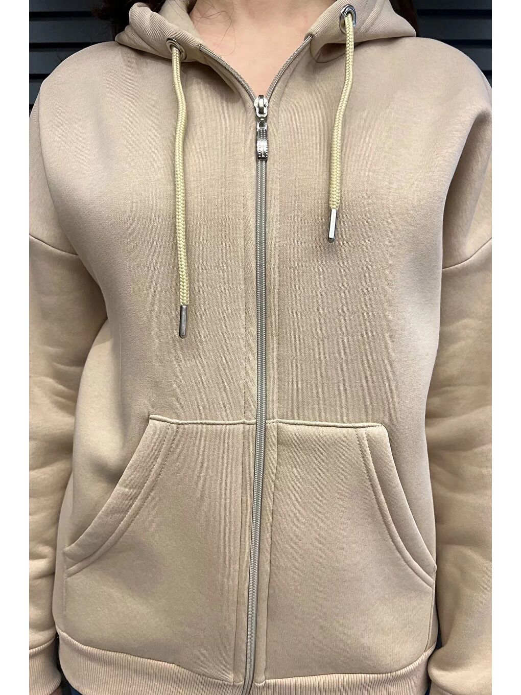 Bej Kapüşonlu Üç İplik Şardonlu Kadın Sweatshirt-2