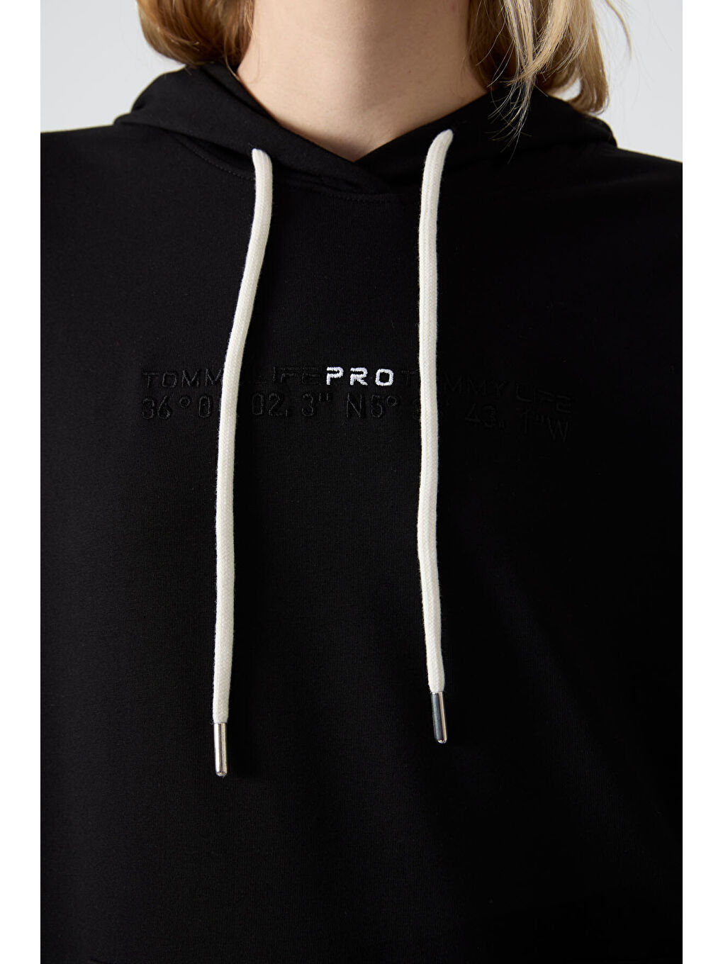 Siyah Kapüşonlu Kanguru Cep Oversize Lastik Paça Kadın Eşofman Takımı - 95288-2