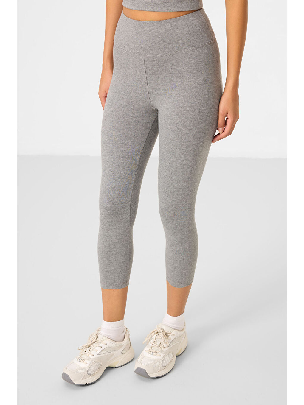 Gri Melanj Yüksek Bel Kapri-Crop Atlet Slim Fit Kadın Tayt Takım - 95284-2