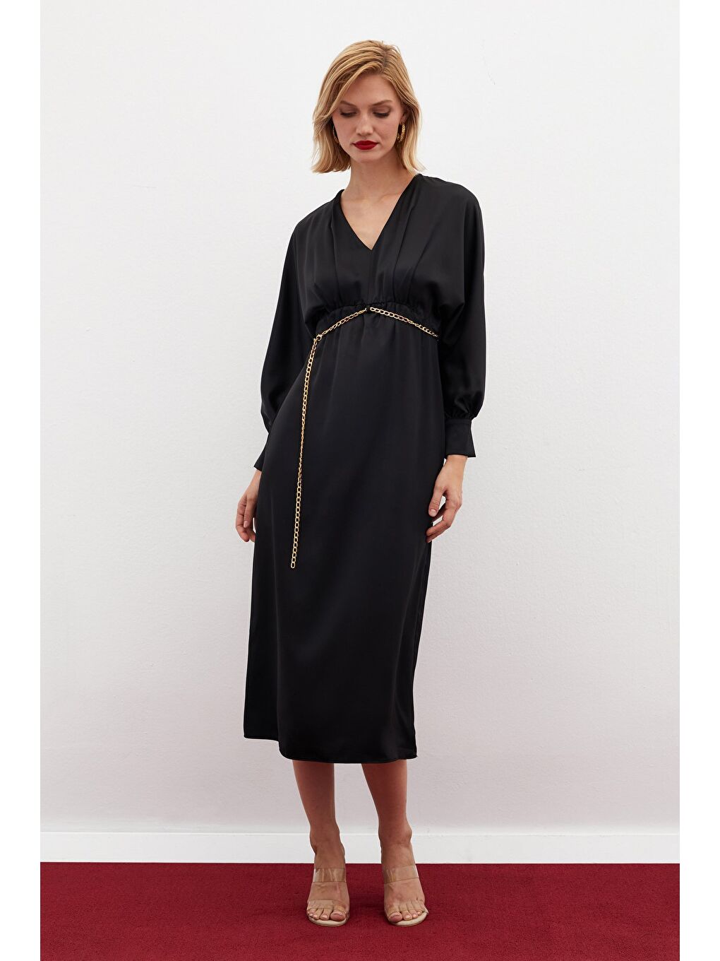 Zincir Kemerli Saten Elbise - Siyah-2