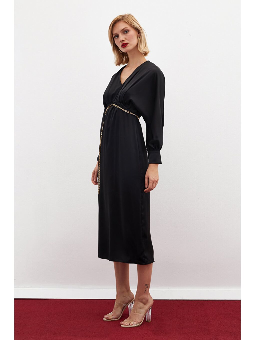 Zincir Kemerli Saten Elbise - Siyah-3