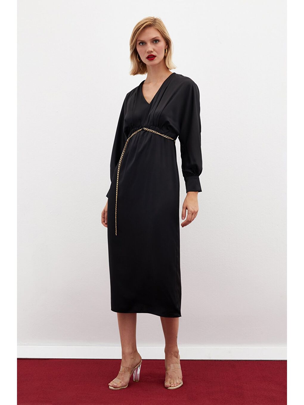 Zincir Kemerli Saten Elbise - Siyah-4