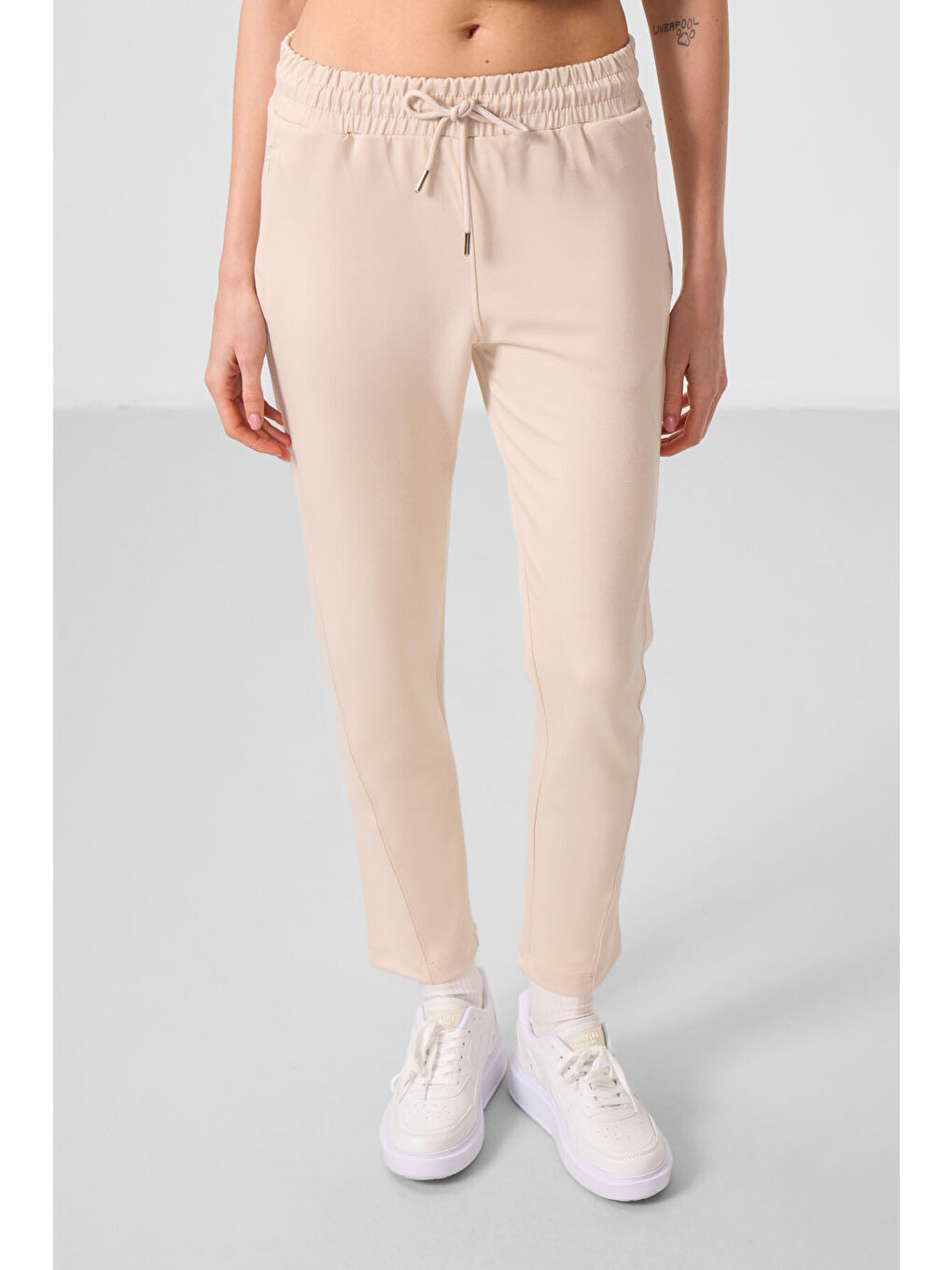 Bej Yumuşak Dokulu Gizli Fermuarlı Dar Paça Kadın Pantolon - 94668-2