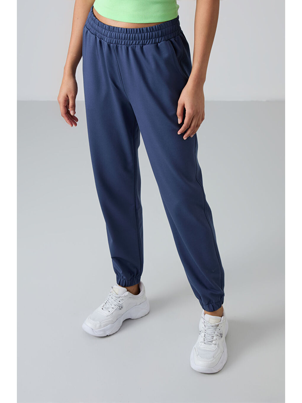 Petrol Cepli Yüksek Bel Rahat Form Lastik Paça Kadın Eşofman Alt - 94583-1