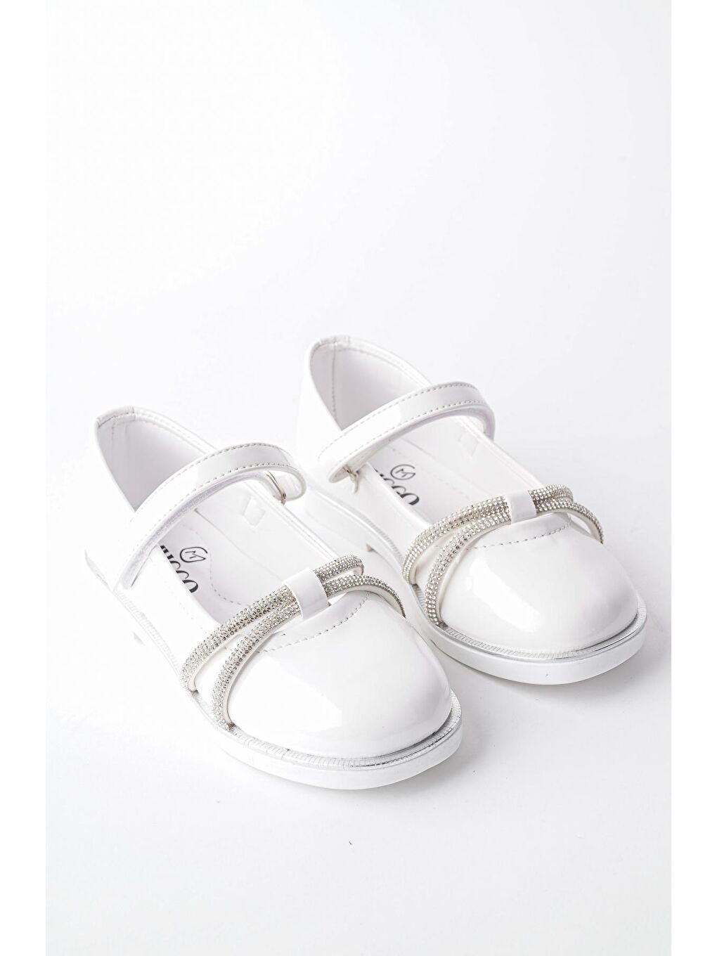 Beyaz Günlük Ortopedik Hafif Taban Taşlı ve Cırtlı Kız Çocuk Babet