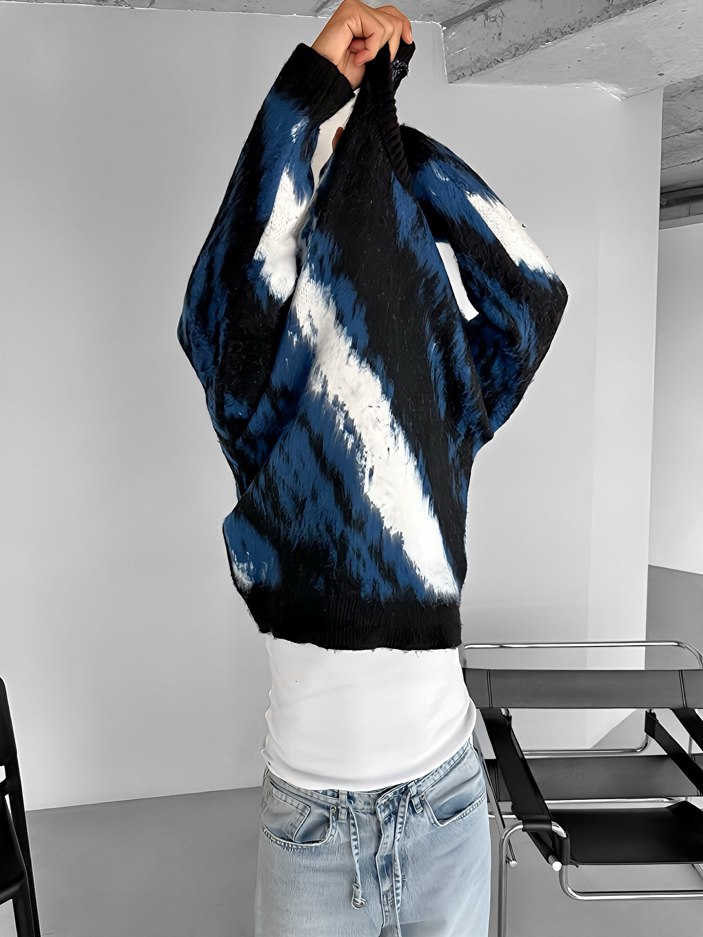 Erkek Oversize Desenli Yuvarlak Yaka Yumuşak Dokulu Kazak Mavi-3