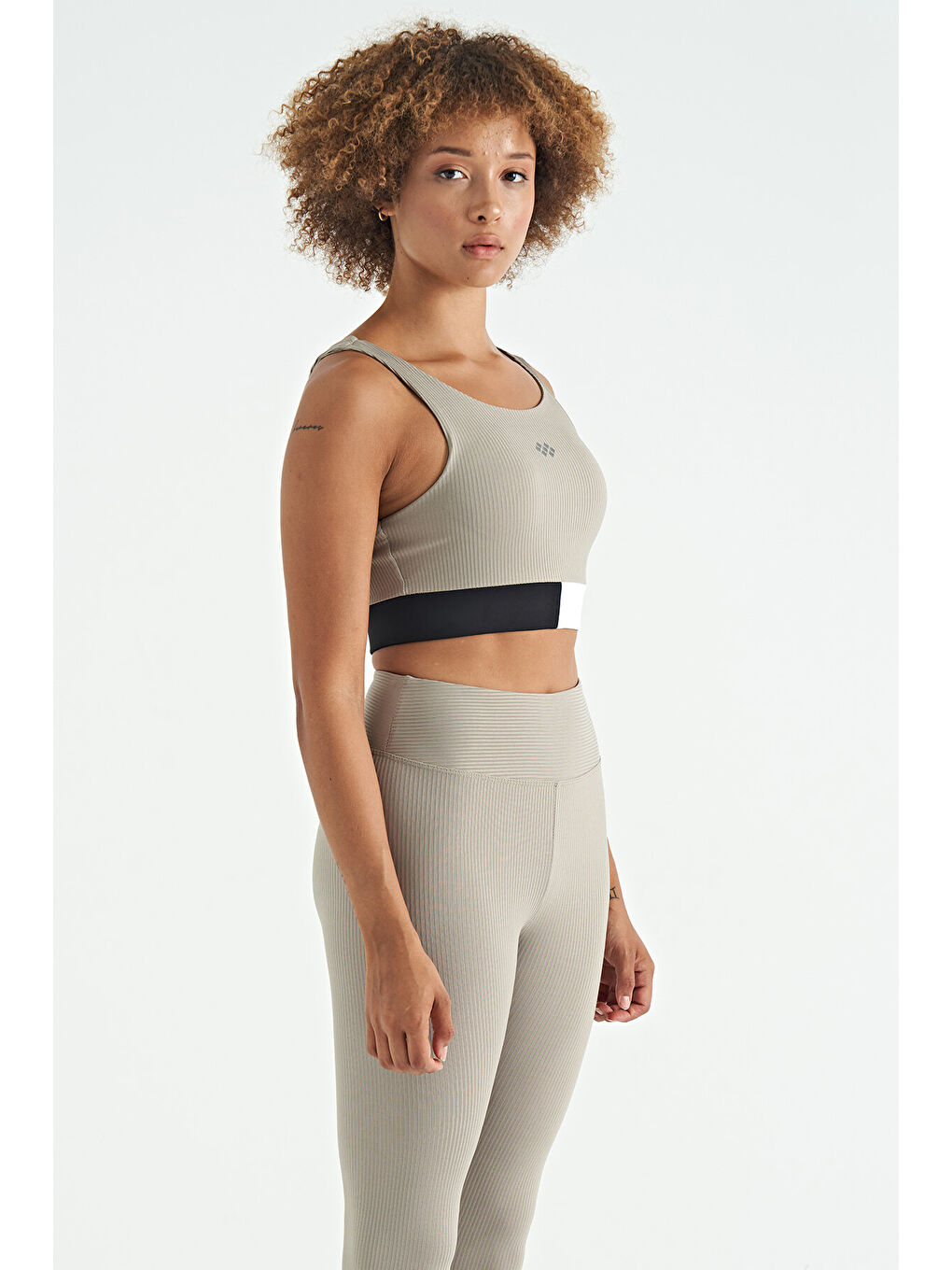 Zeytin Yeşil Renk Bloklu Logo Baskılı Dar Kalıp Fitilli Kadın Büstiyer - 97275-4