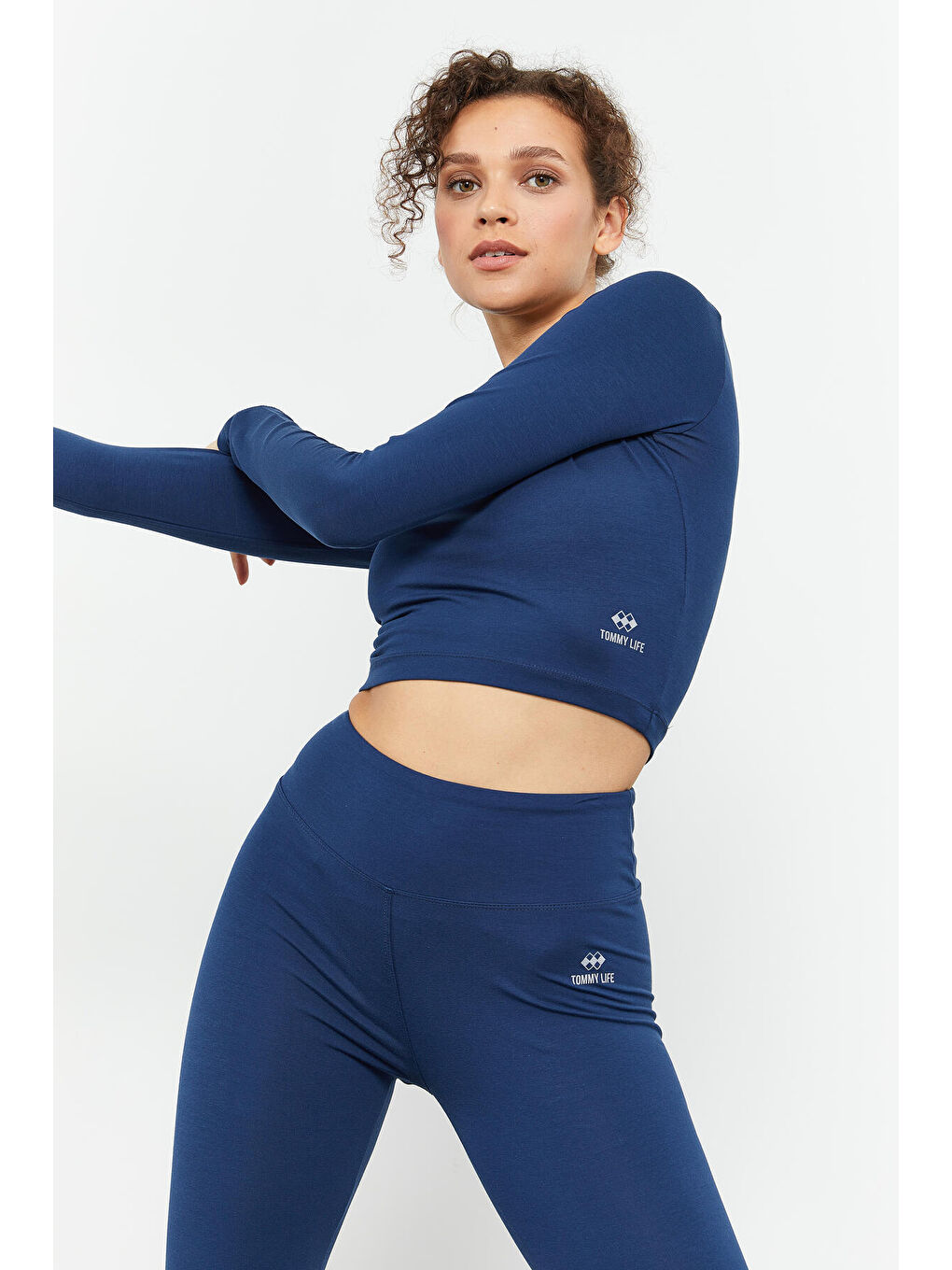 İndigo Uzun Kollu Dar Kalıp  O Yaka Kadın Crop Top Tişört - 97150-2