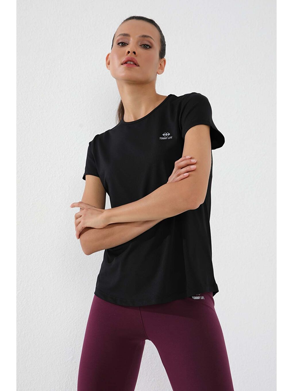 Siyah Basic Kısa Kol Standart Kalıp O Yaka Kadın Tişört - 97144-3