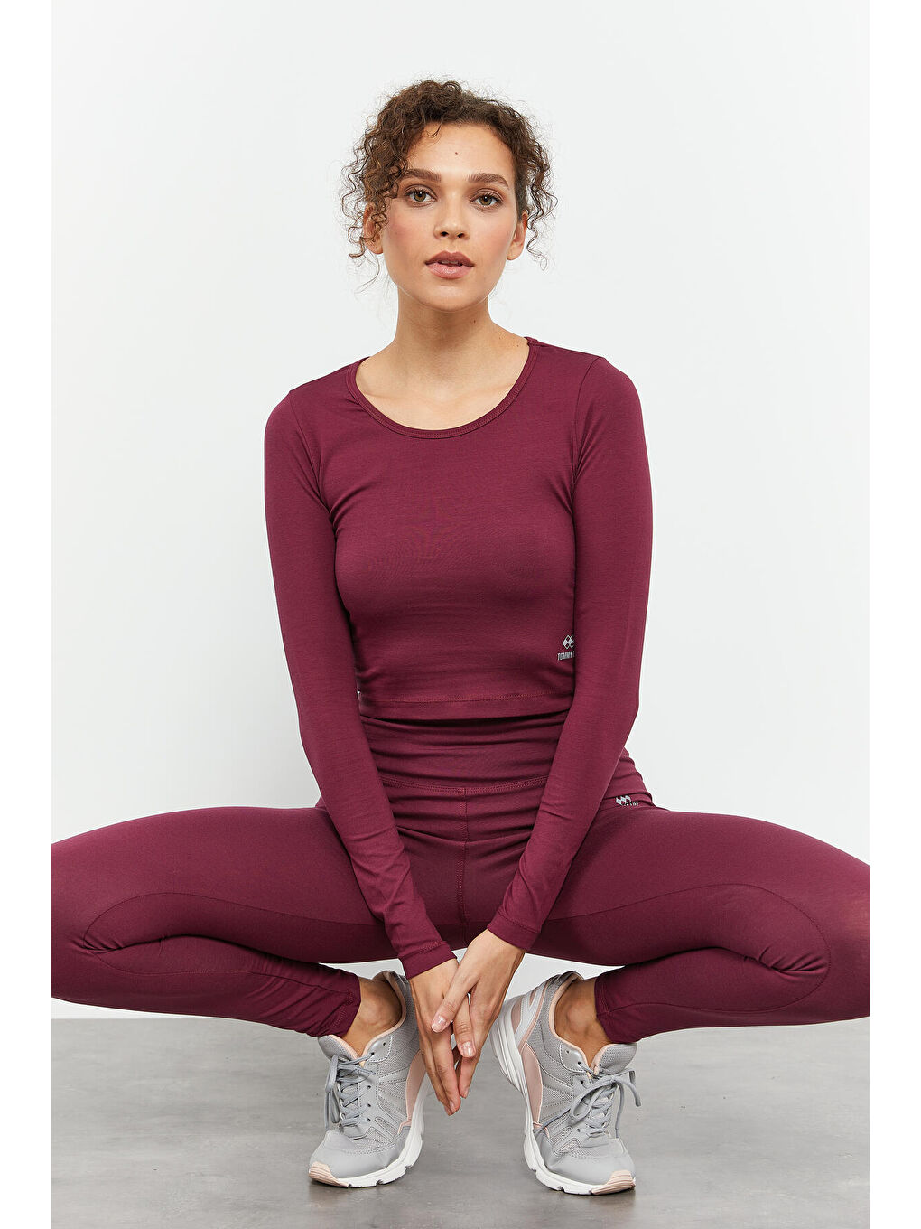 Bordo Uzun Kollu Dar Kalıp  O Yaka Kadın Crop Top Tişört - 97150-3