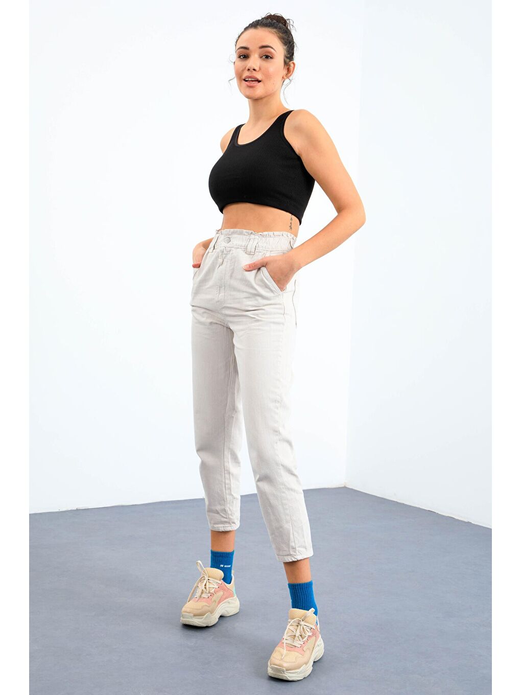 Siyah Basic Sıfır Kol Dar Kalıp U Yaka Kadın Crop Top Atlet - 97160-4