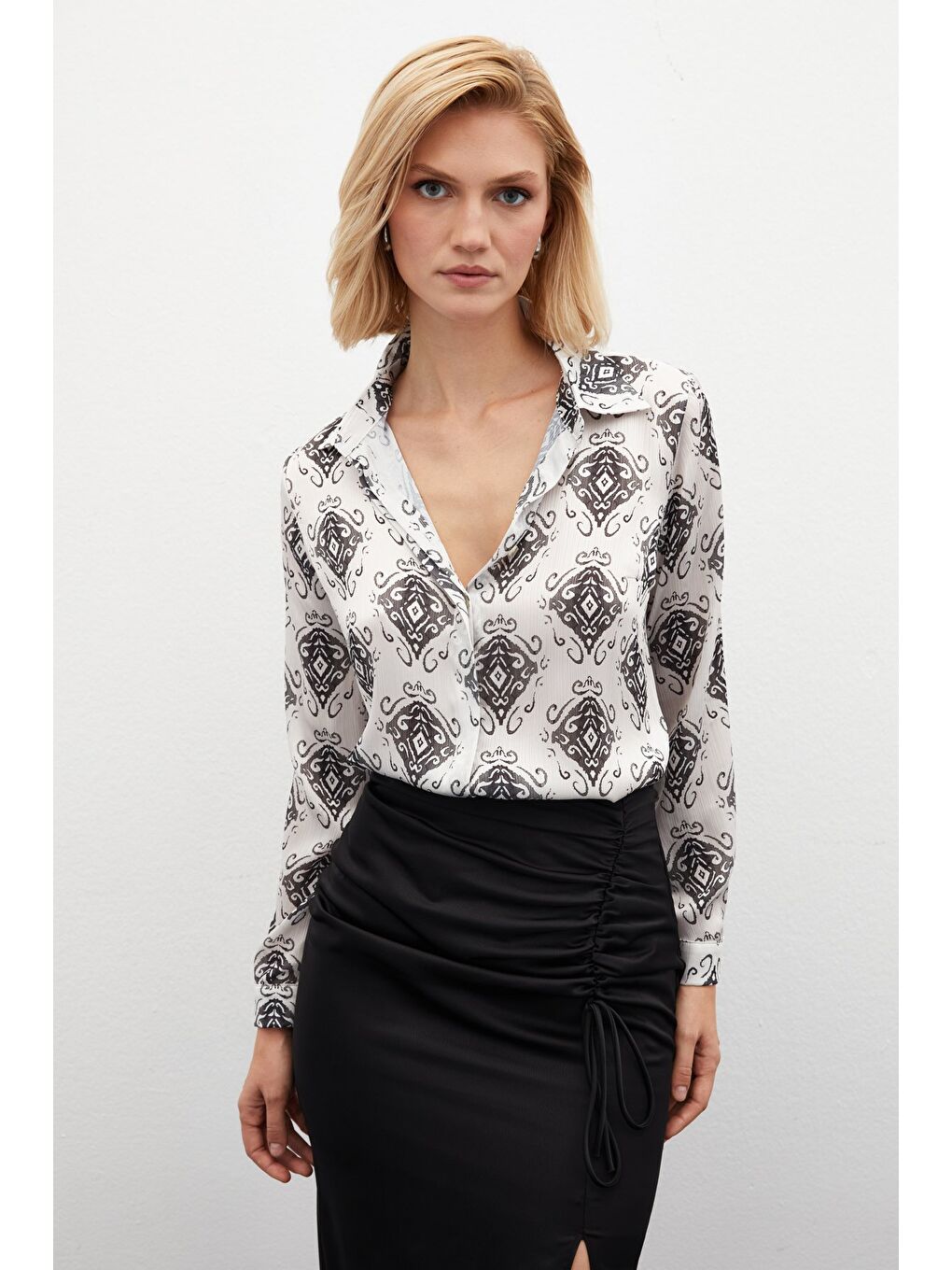 Desenli Düz Gömlek - Siyah-1