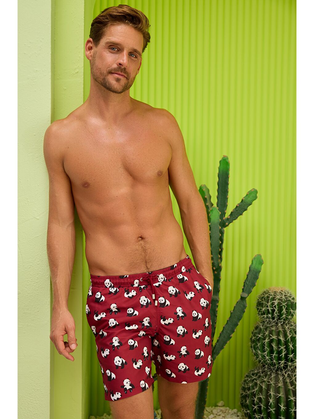 Erkek Panda Desenli Deniz Şortu Bordo-2