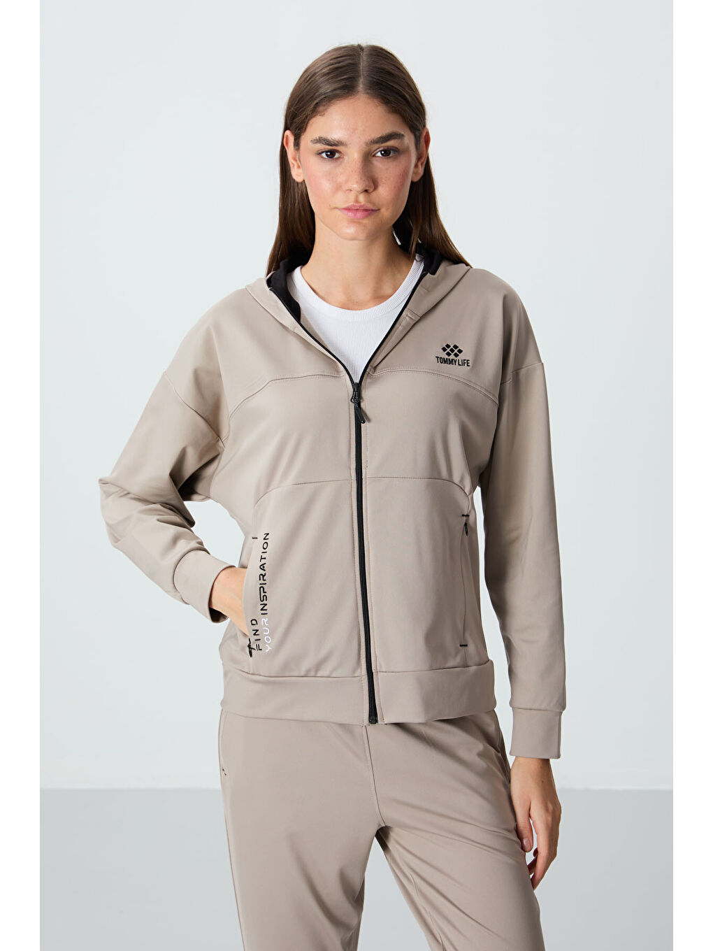 Koyu Bej Kapüşonlu Gizli Cep Detaylı Standart Kalıp Kadın Eşofman Takımı - 95306-2