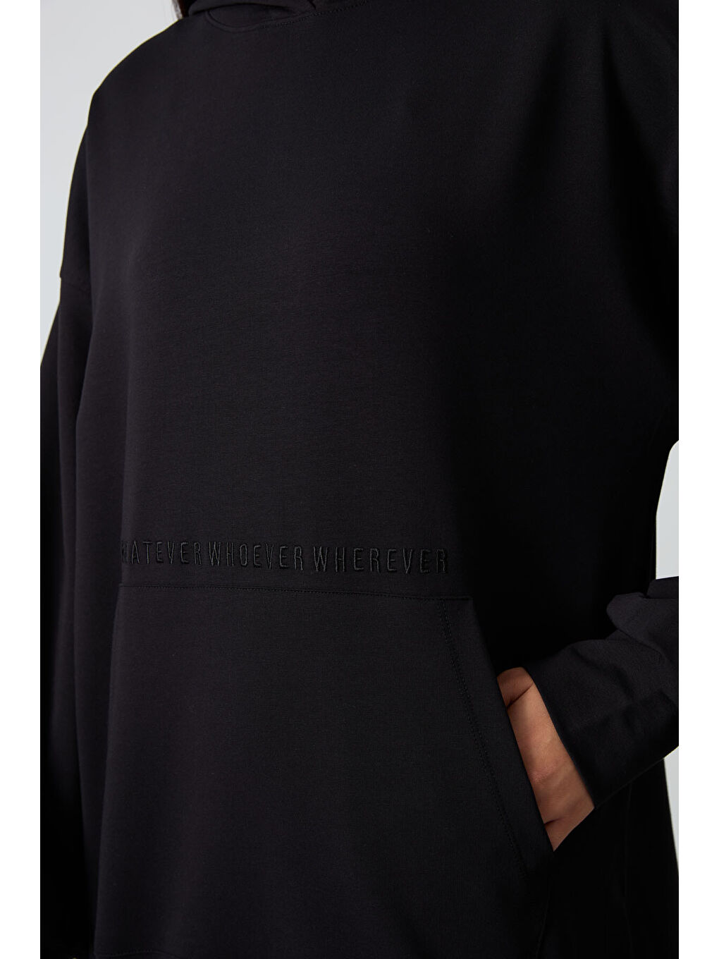 Siyah Balon Kol Yazı Nakışlı Kadın Oversize Tunik Sweatshirt - 97163-2