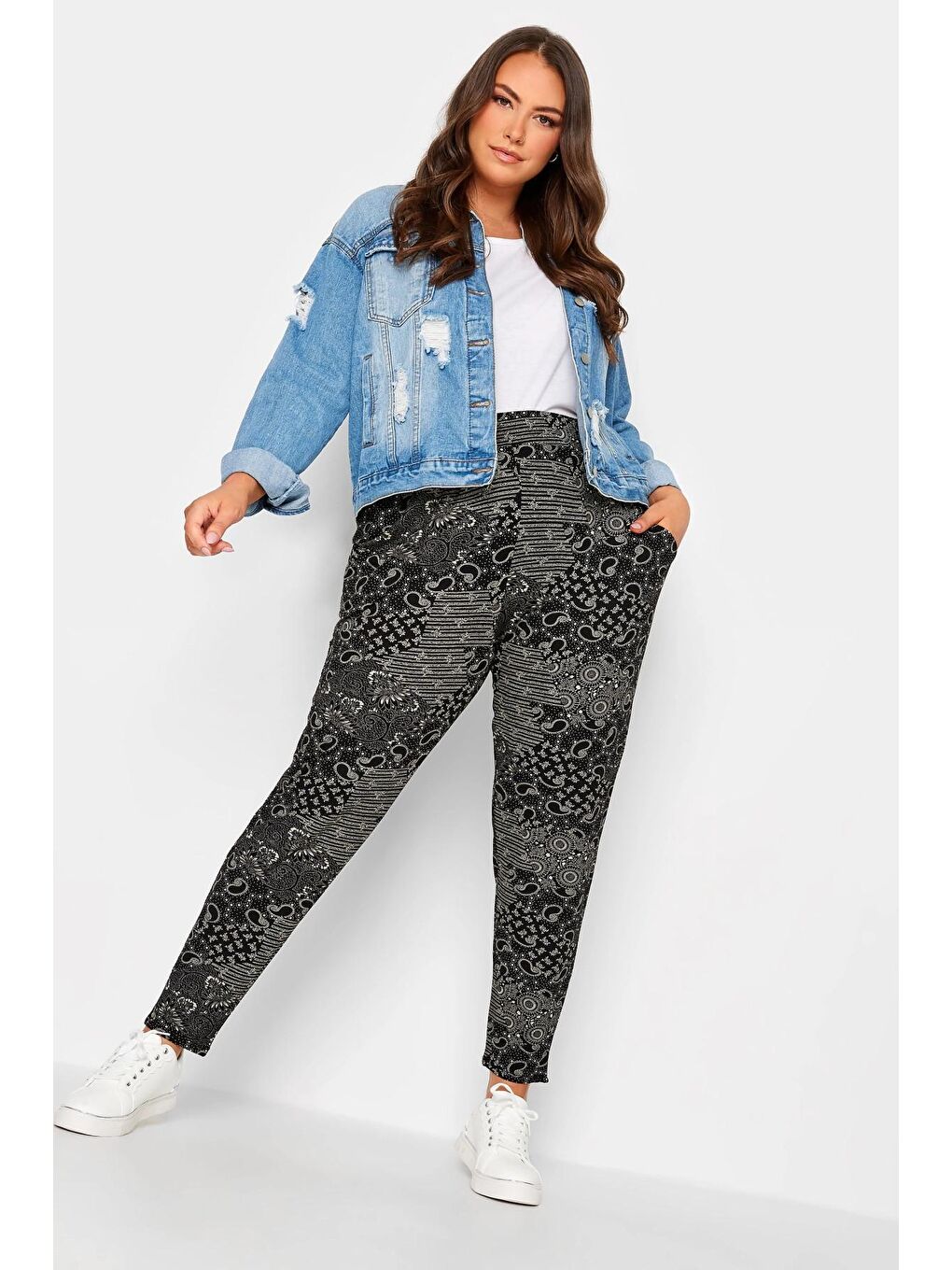 Siyah Büyük Beden Dar Paça Desenli Cepli Havuç Kesim Elastanlı Pantolon 302493