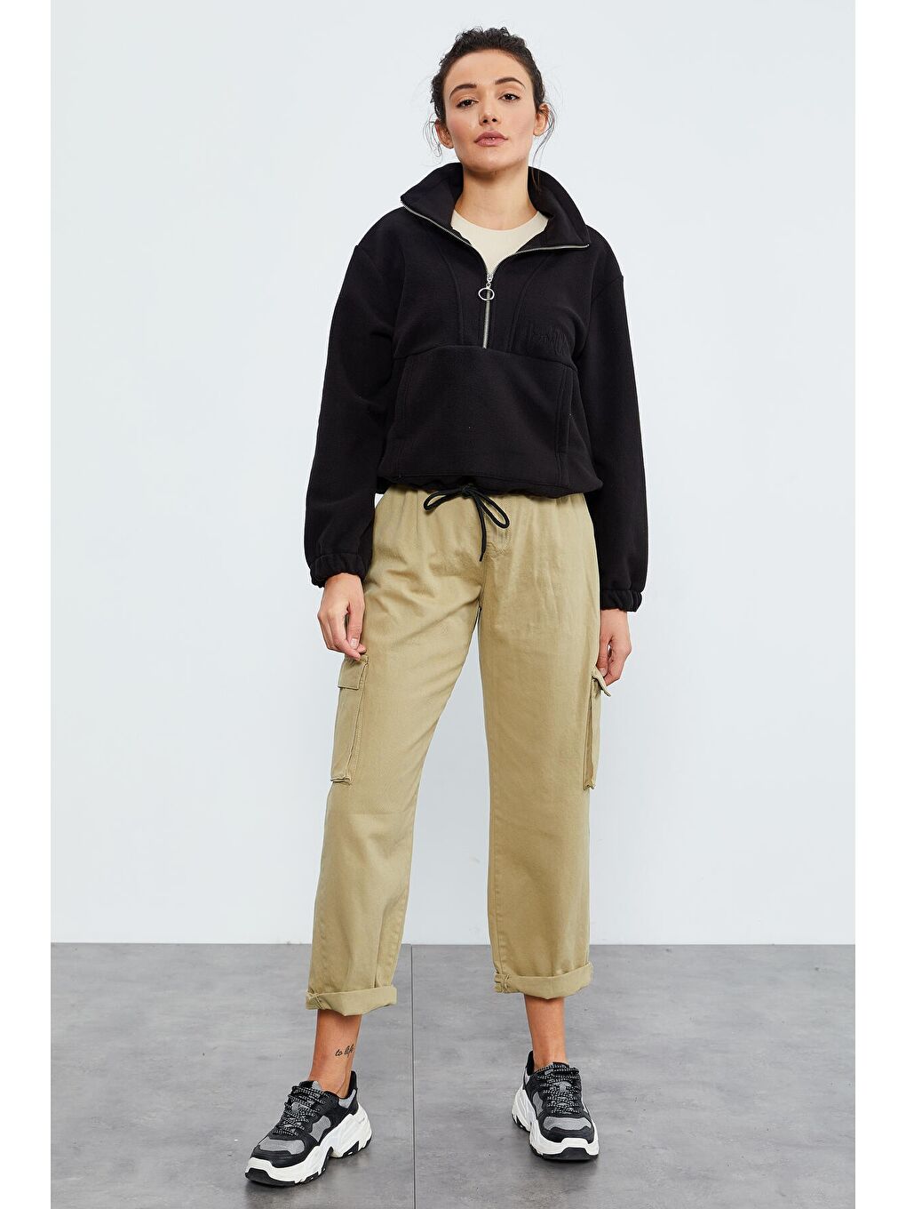 Siyah Yarım Fermuar Etek Ucu Büzgülü Kadın Polar Oversize Sweatshirt - 97171-3