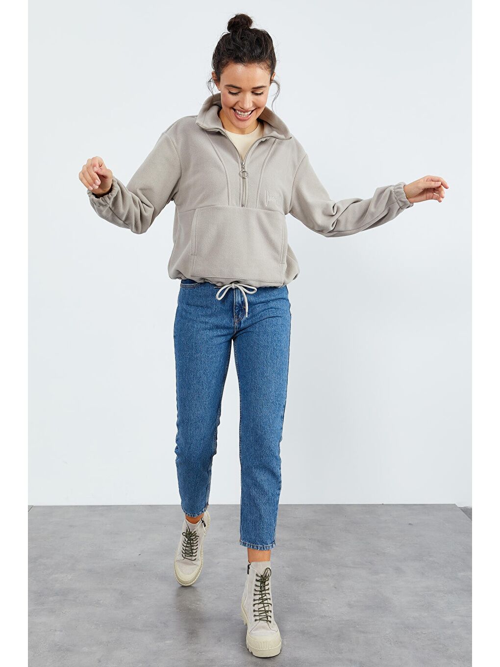 Koyu Bej Yarım Fermuar Etek Ucu Büzgülü Kadın Polar Oversize Sweatshirt - 97171-1