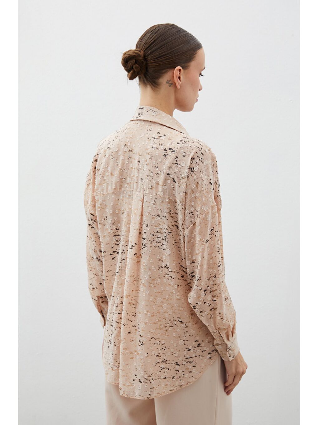 Pembe Varaklı Geniş Gömlek - Pudra-Gold-3