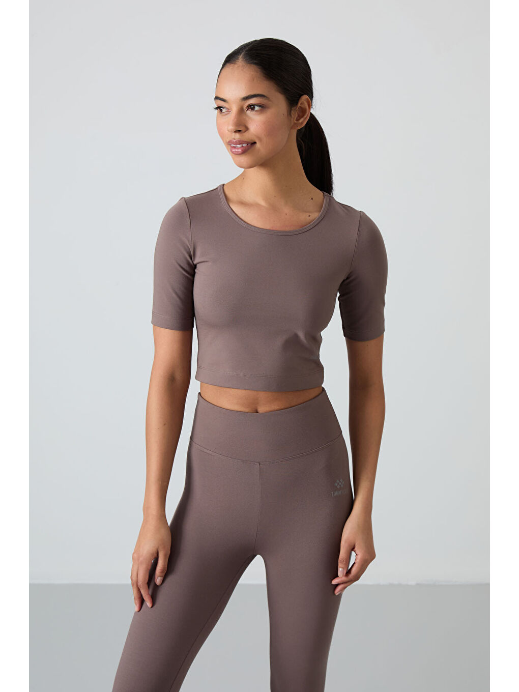 Kahverengi Yüksek Bel Kapri-Crop Tişört Slim Fit Kadın Tayt Takım - 95285-1