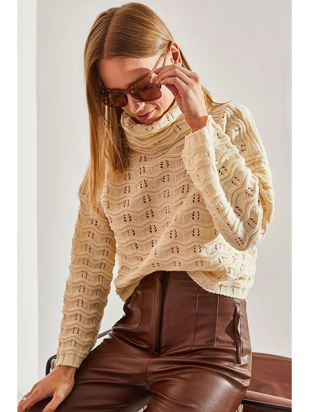 Bej Kadın Balıkçı Yaka Desenli Triko Kazak-1