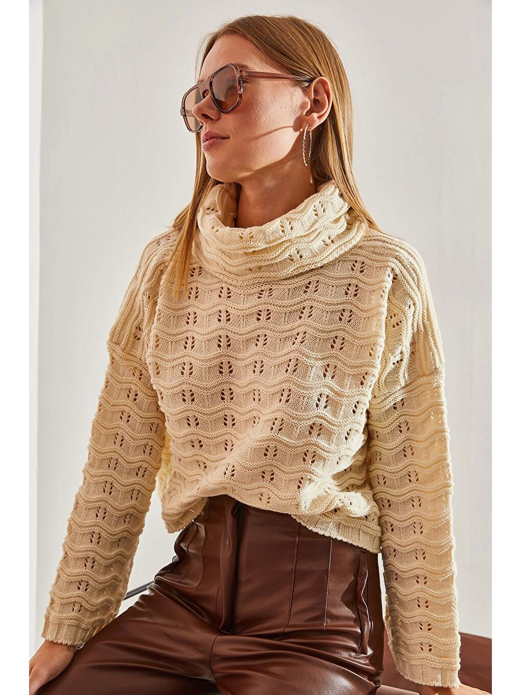 Bej Kadın Balıkçı Yaka Desenli Triko Kazak-2