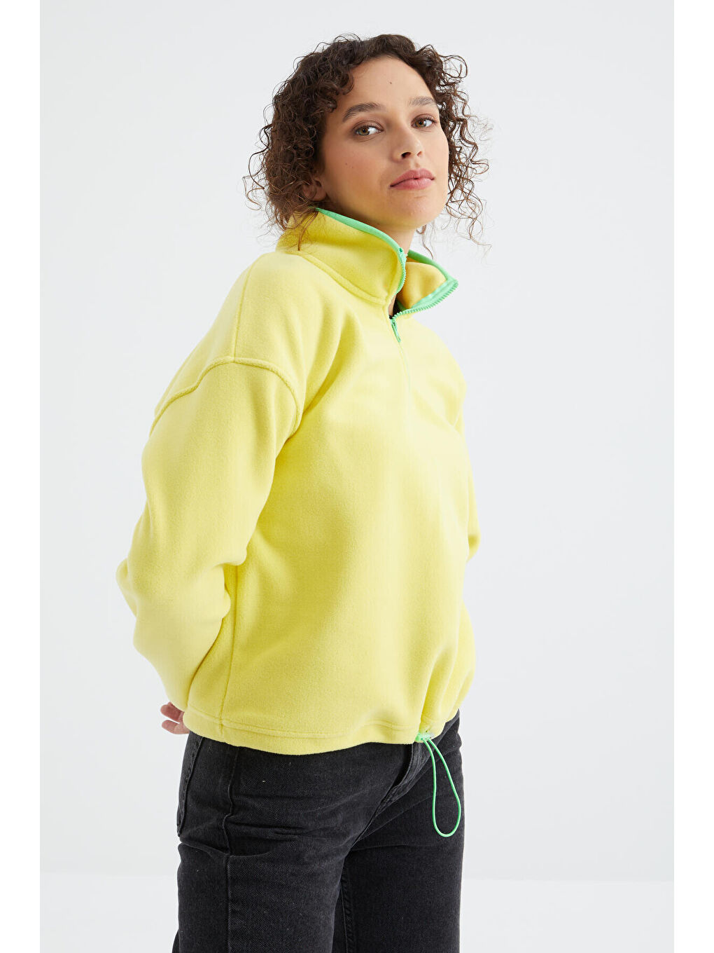 Sarı Limon Yarım Fermuar Etek Ucu Büzgülü Dik Yaka Oversize Kadın Polar Sweatshirt - 97234-4