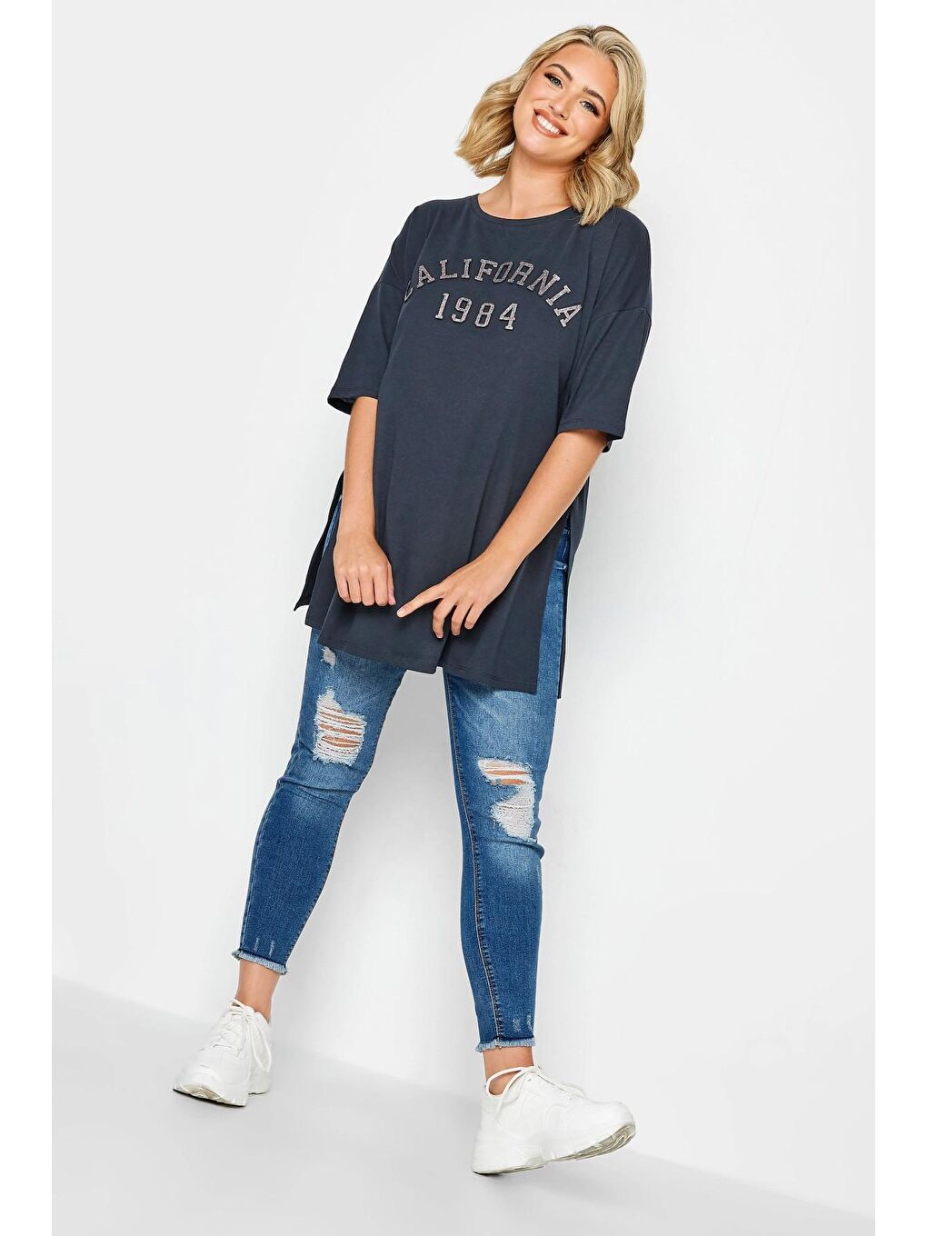 Lacivert Büyük Beden Yırtmaç Detaylı Kabartma Detaylı Bisiklet Yaka Yarım Kollu Tişört 302205-1