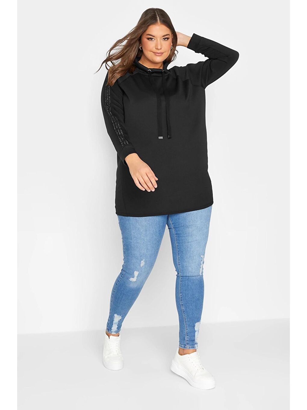 Siyah Büyük Beden Bağcıklı Kolları Pul Detaylı Uzun Kollu Sweatshirt 301199-1