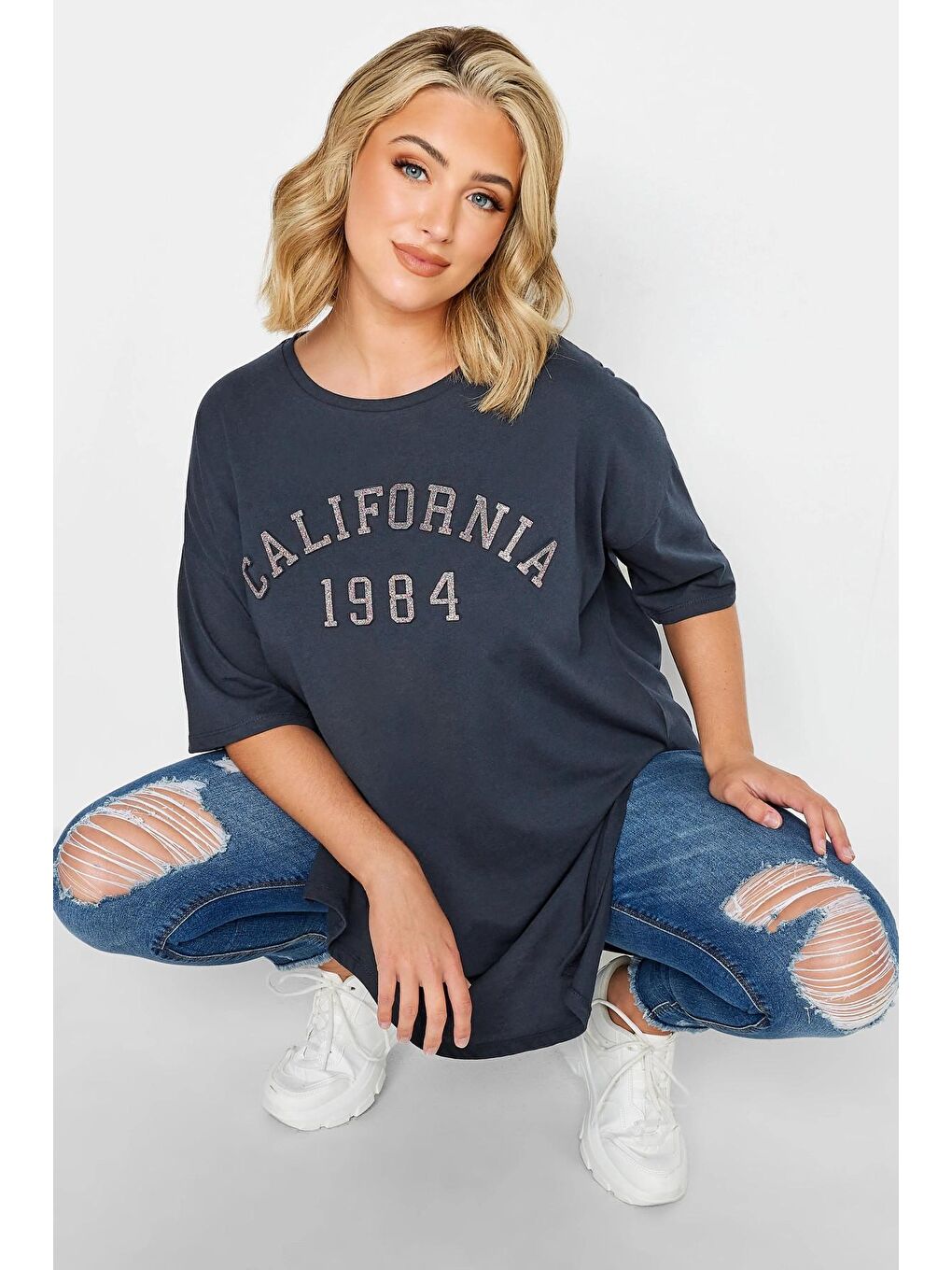 Lacivert Büyük Beden Yırtmaç Detaylı Kabartma Detaylı Bisiklet Yaka Yarım Kollu Tişört 302205-3