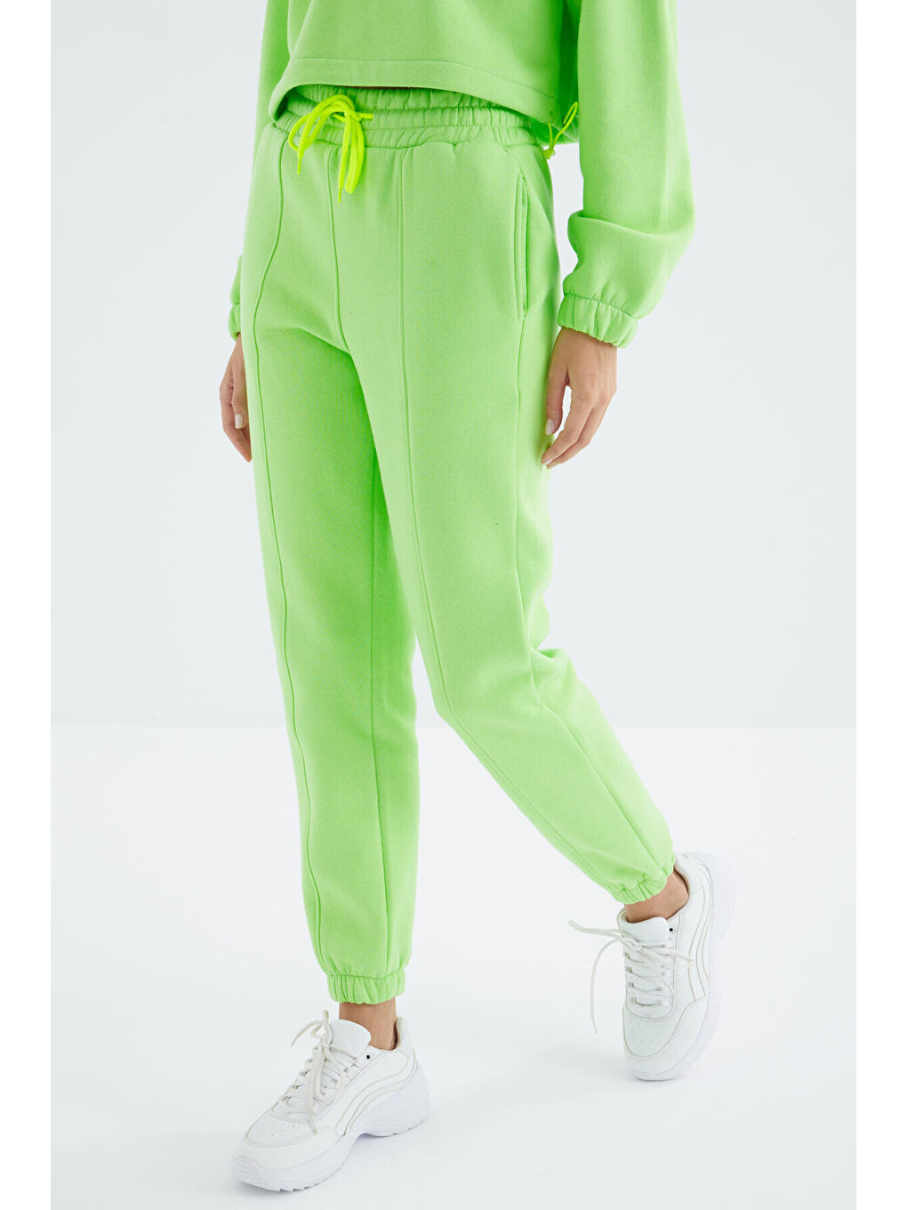 Fıstık Yeşil Düşük Omuzlu Beli Büzgülü Yarım Boy Fermuarlı Oversıze Kadın Eşofman Takım - 95321-3